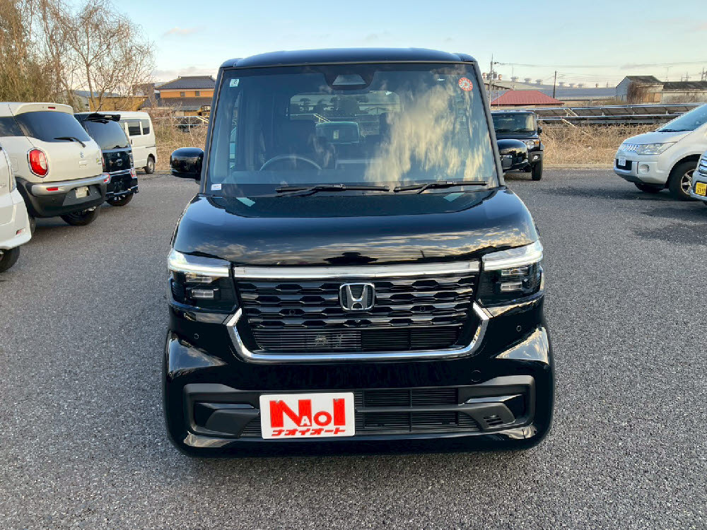 ホンダ　Ｎ ＢＯＸ　カスタム　1枚目