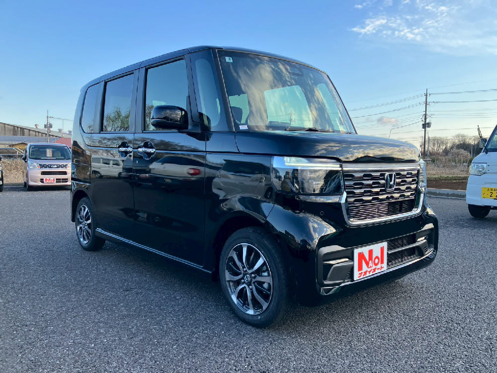 ホンダ　Ｎ ＢＯＸ　カスタム　2枚目