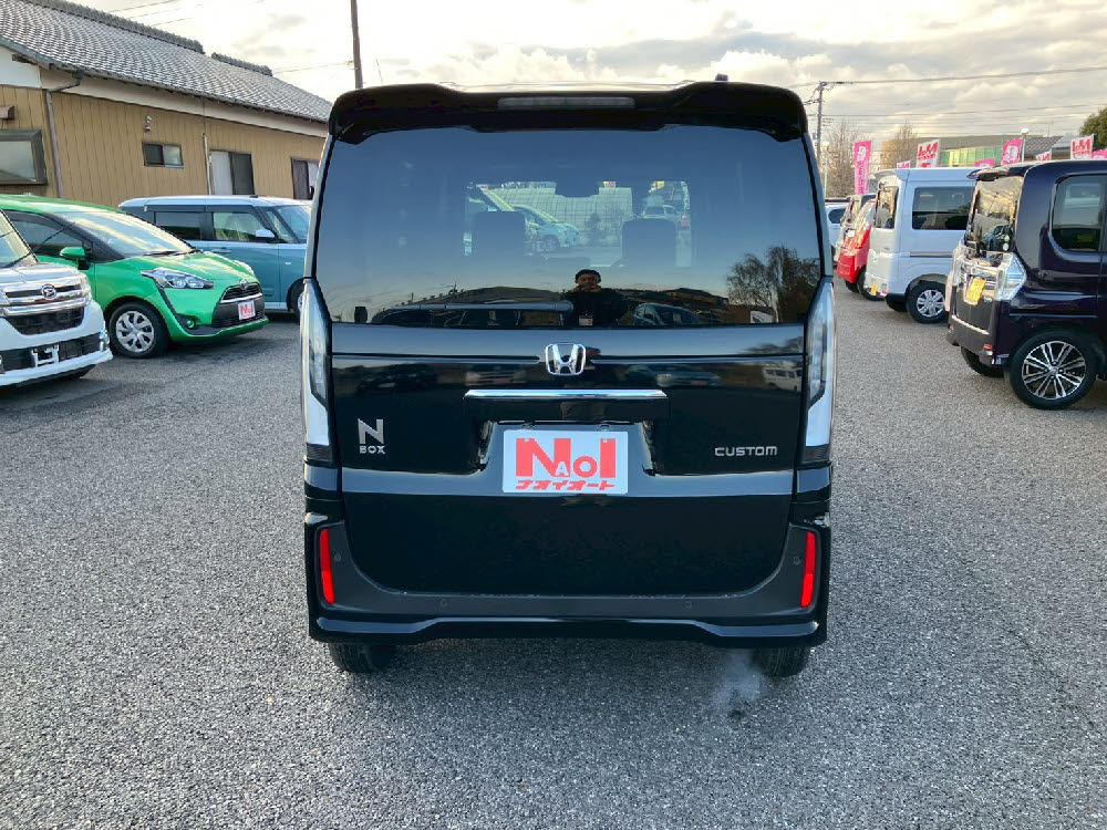 ホンダ　Ｎ ＢＯＸ　カスタム　5枚目
