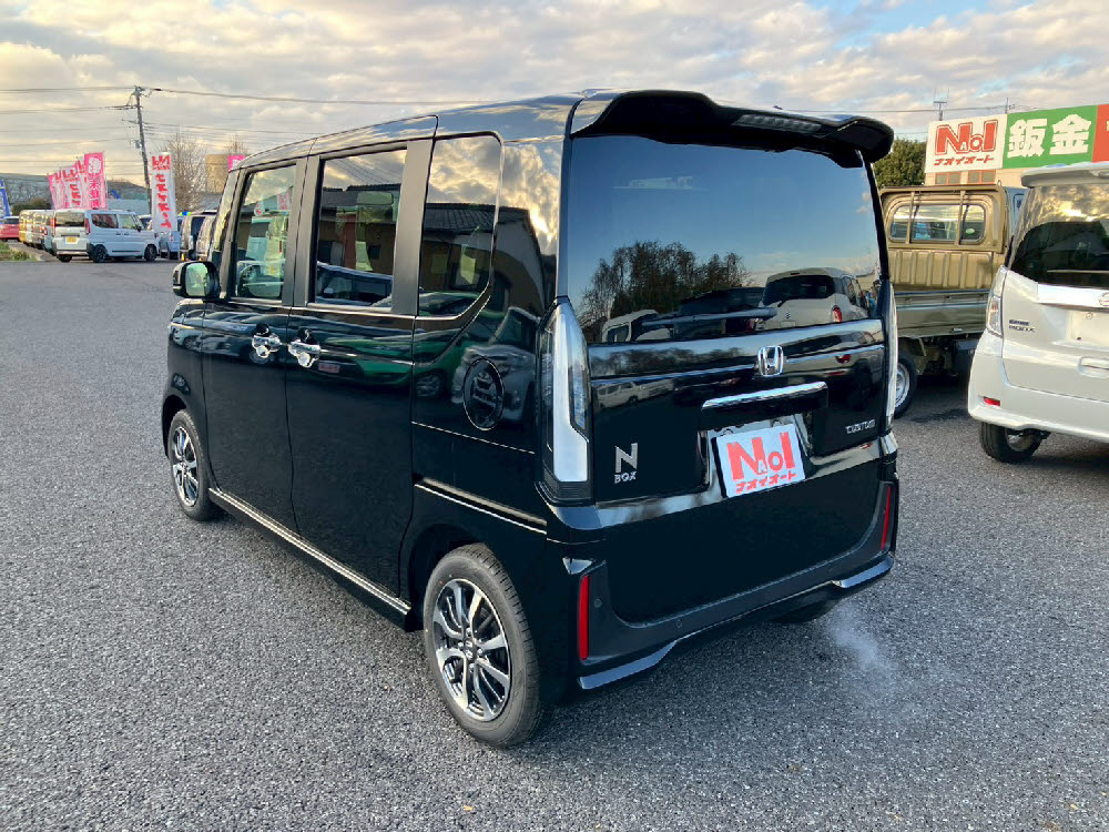 ホンダ　Ｎ ＢＯＸ　カスタム　6枚目