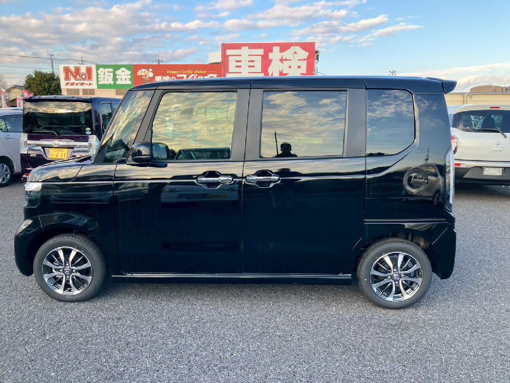 ホンダ　Ｎ ＢＯＸ　カスタム　7枚目