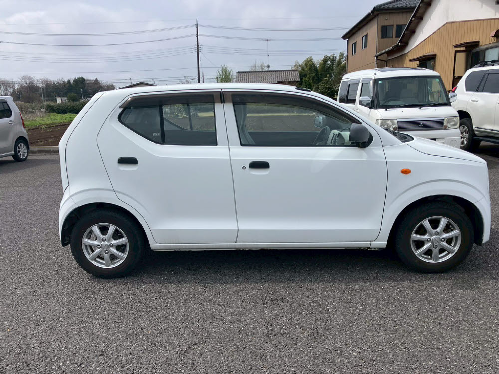 スズキ　アルト　F3枚目
