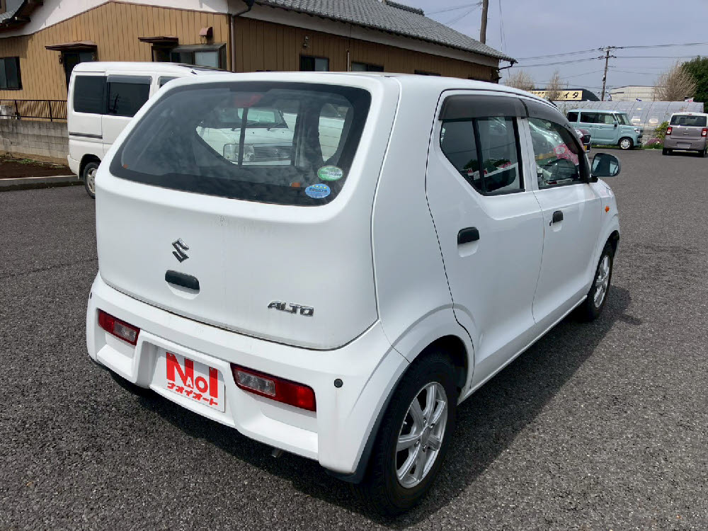 スズキ　アルト　F4枚目