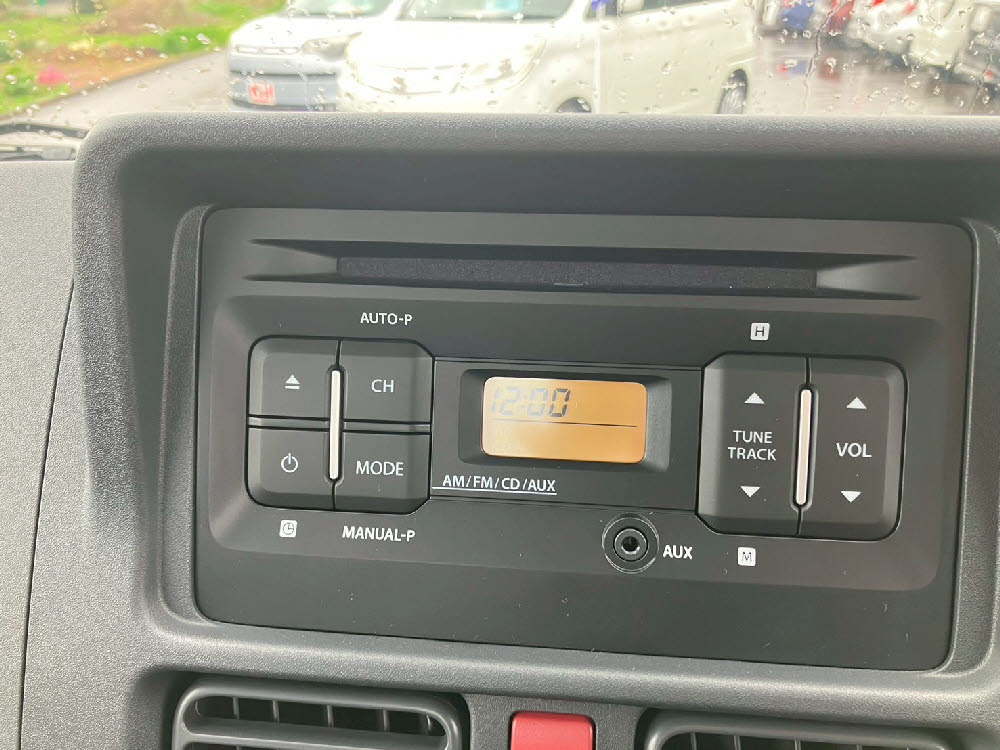 ニッサン NT100クリッパーT GX MT 4WD CD12枚目