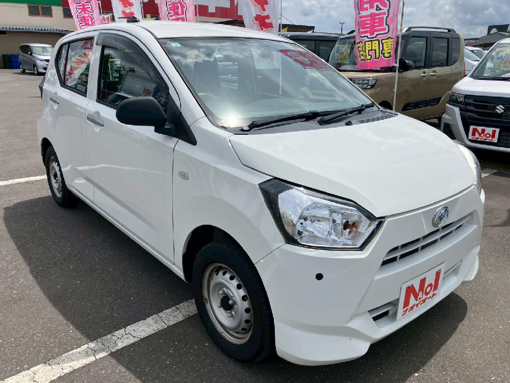 ダイハツ ミライース B2枚目