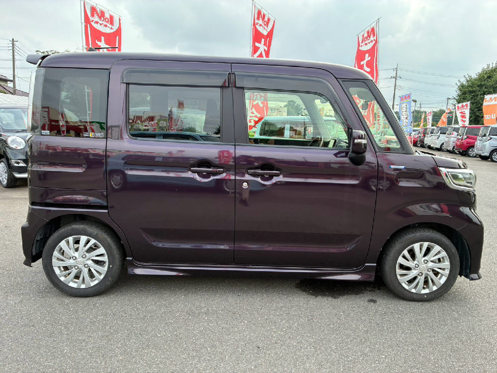 スズキ スペーシアカスタム HYBRID GS3枚目