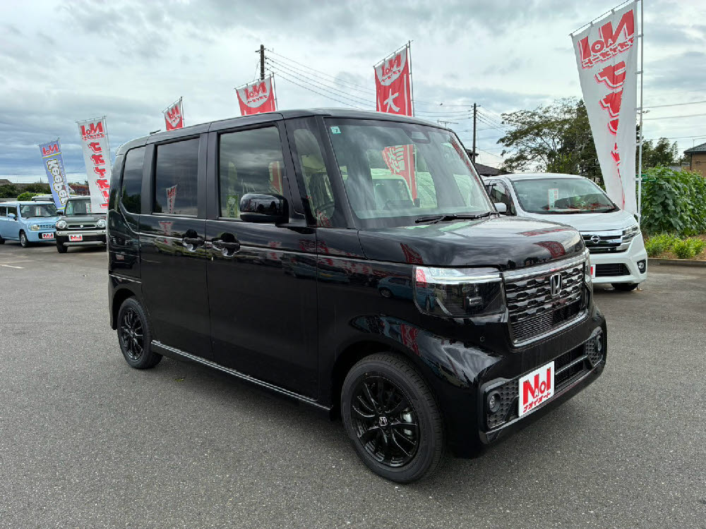 ホンダ N BOXカスタム ブラックスタイル2枚目