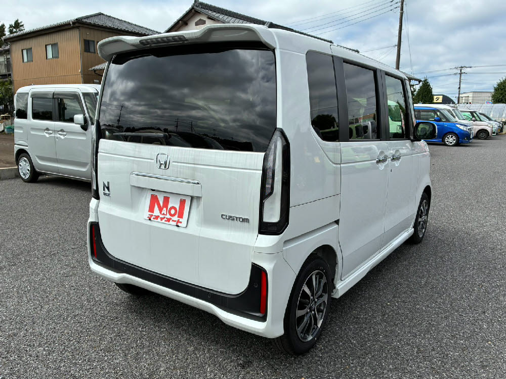 ホンダ　Ｎ ＢＯＸカスタム ヒョウジュン4枚目