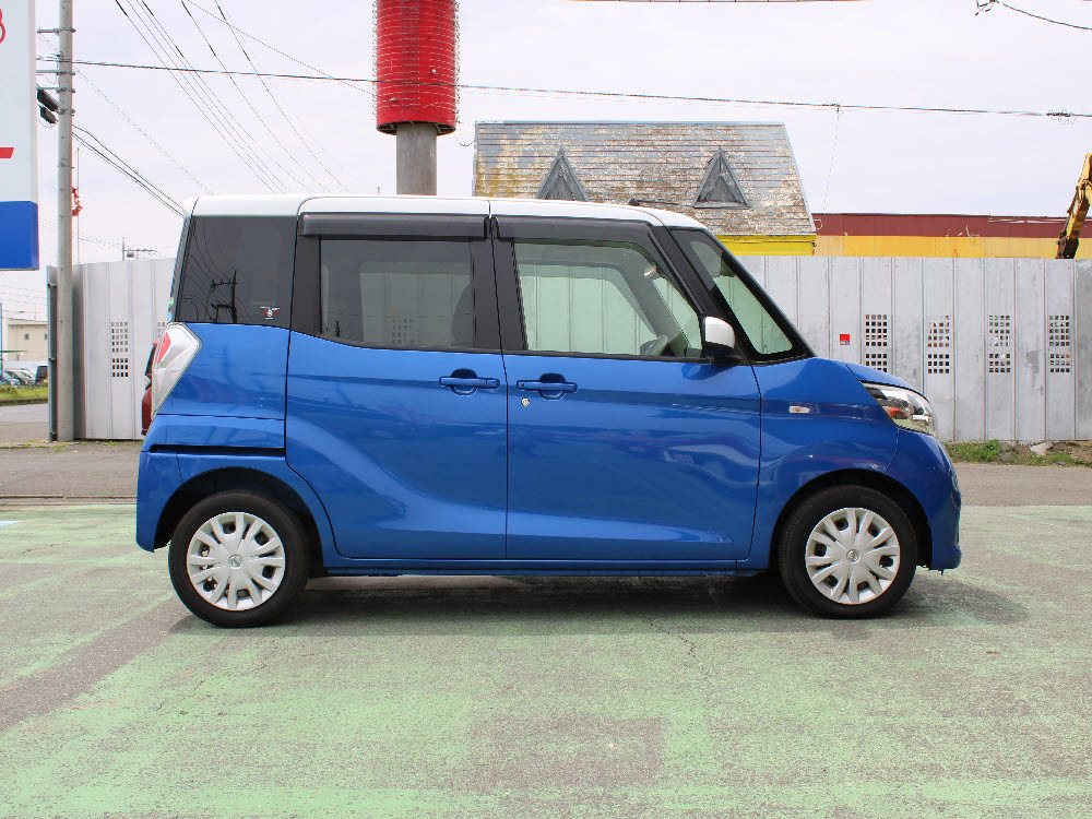 ニッサン　デイズルークス　XエマBツートンカラー3枚目