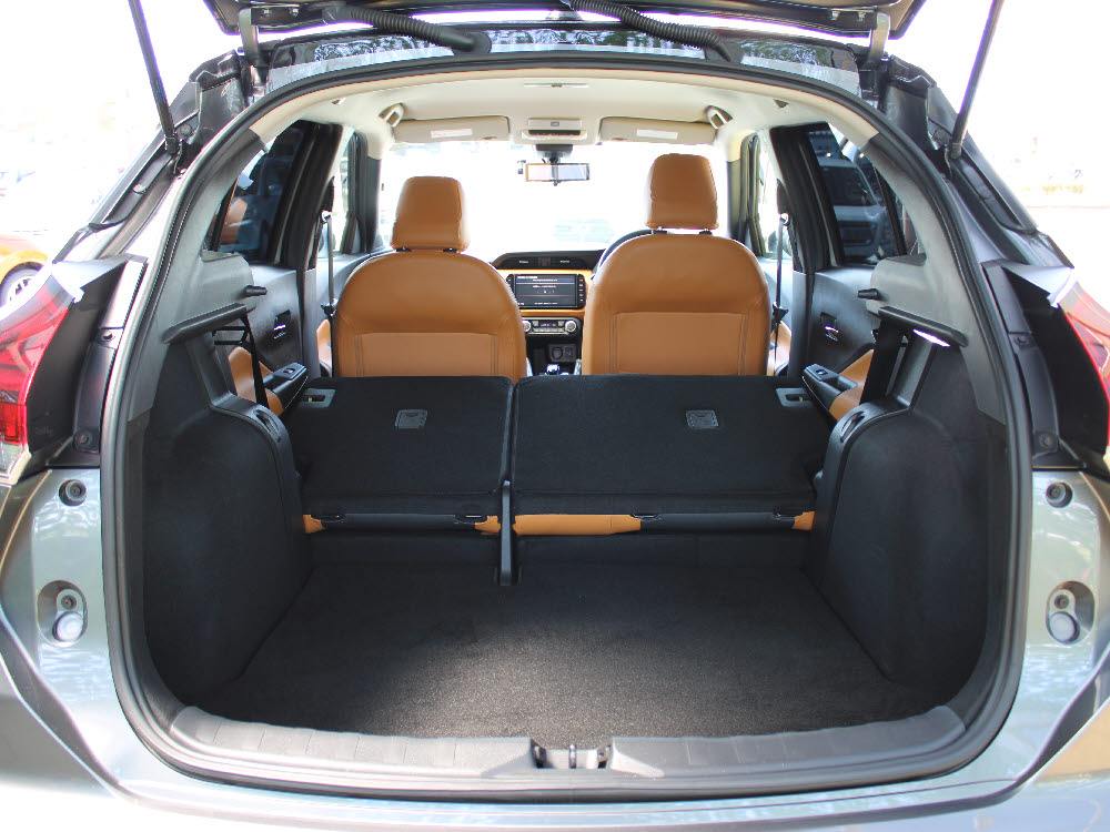 ニッサン　キックス e-POWER　XツートンインテリアED14枚目