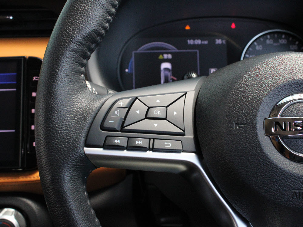 ニッサン　キックス e-POWER　XツートンインテリアED19枚目