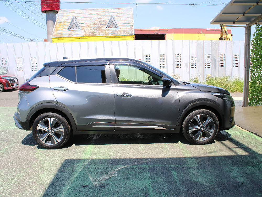 ニッサン　キックス e-POWER　XツートンインテリアED3枚目