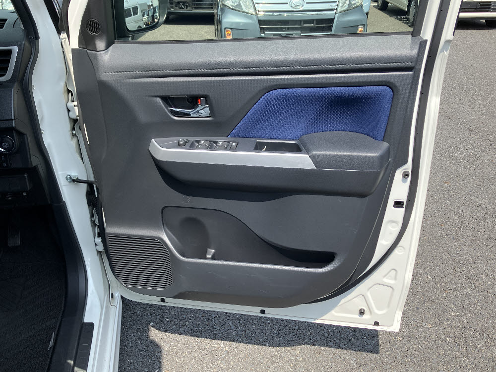 トヨタ　タンクカスタム　G-T（モデリスタエアロ・9ナビ）14枚目