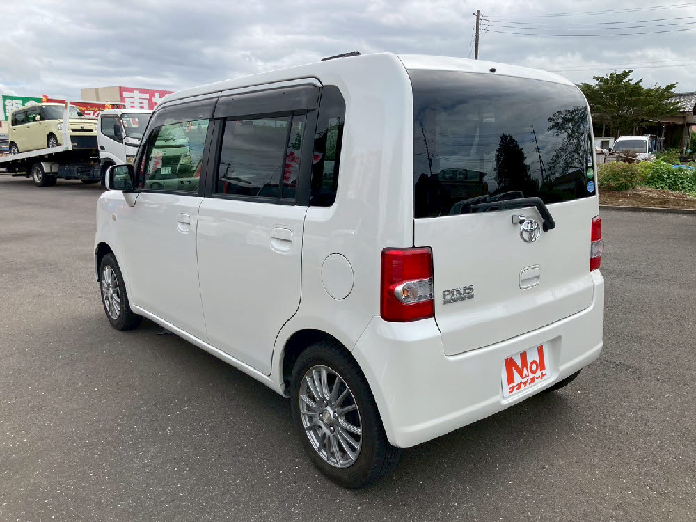トヨタ　ピクシス スペース　X6枚目
