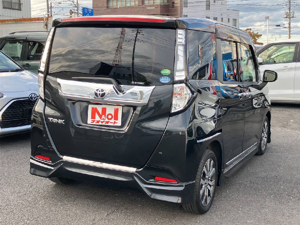 トヨタ　タンクカスタム　G-T（モデリスタエアロ）3枚目