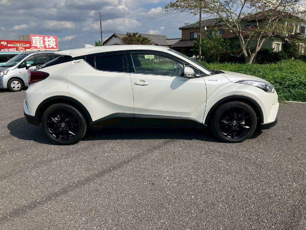 トヨタ　Ｃ－ＨＲ　HYBRID　Gモードネロ3枚目