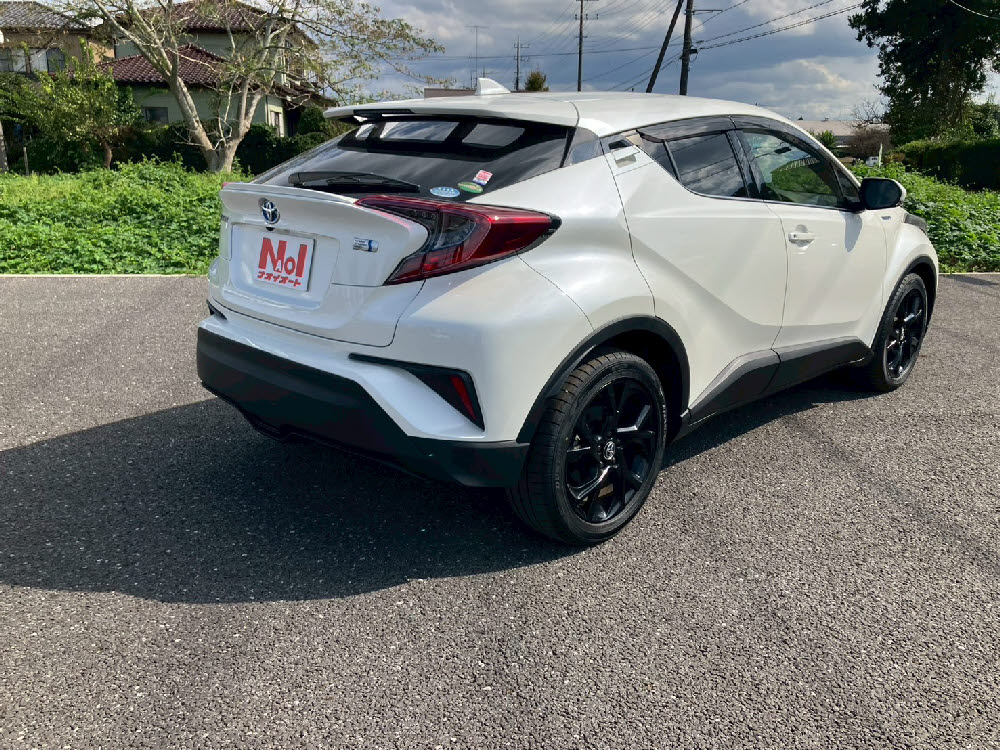 トヨタ　Ｃ－ＨＲ　HYBRID　Gモードネロ4枚目