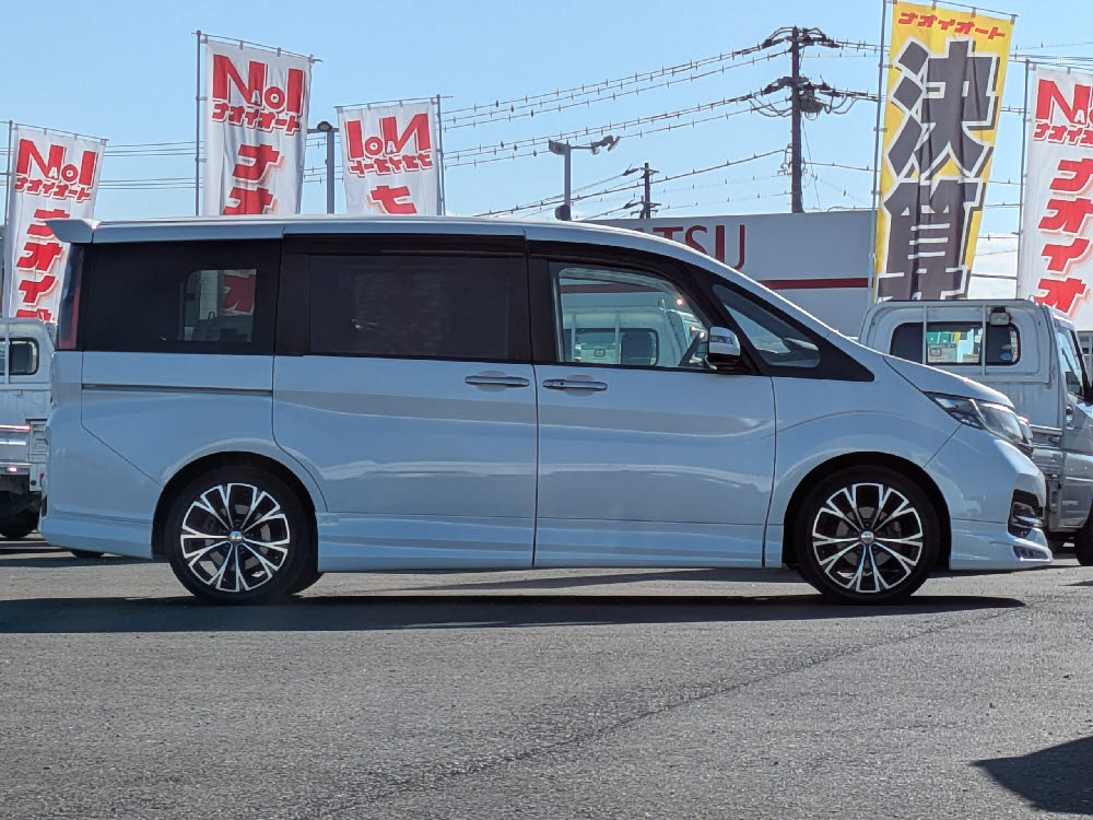 ホンダ　ステップワゴン　スパーダ・クールスピリット2枚目