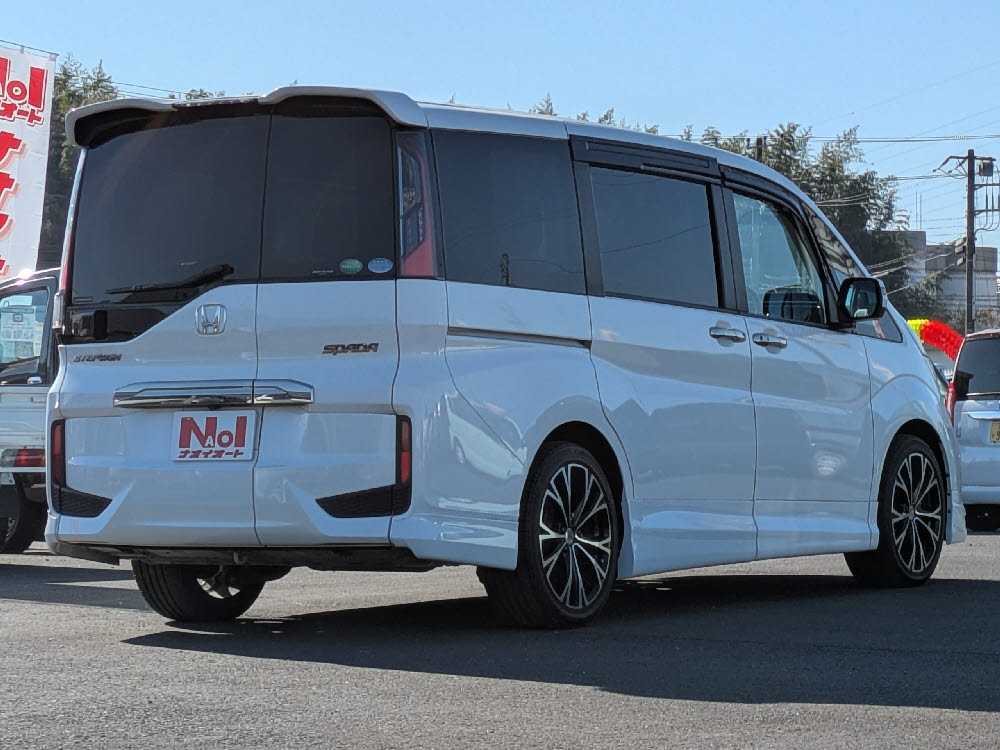 ホンダ　ステップワゴン　スパーダ・クールスピリット3枚目