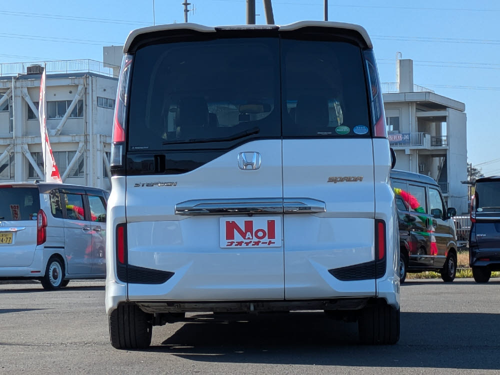 ホンダ　ステップワゴン　スパーダ・クールスピリット4枚目