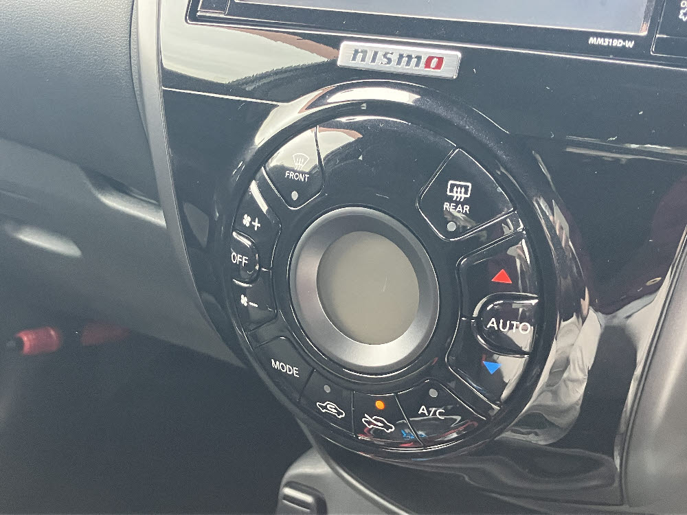 ニッサン　ノート　e-パワーニスモ17枚目