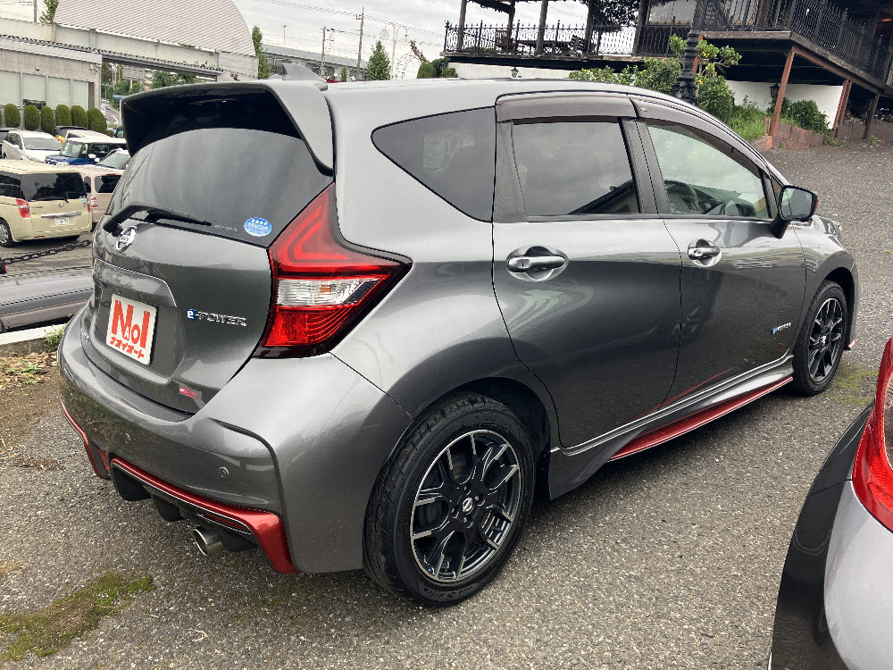 ニッサン　ノート　e-パワーニスモ4枚目