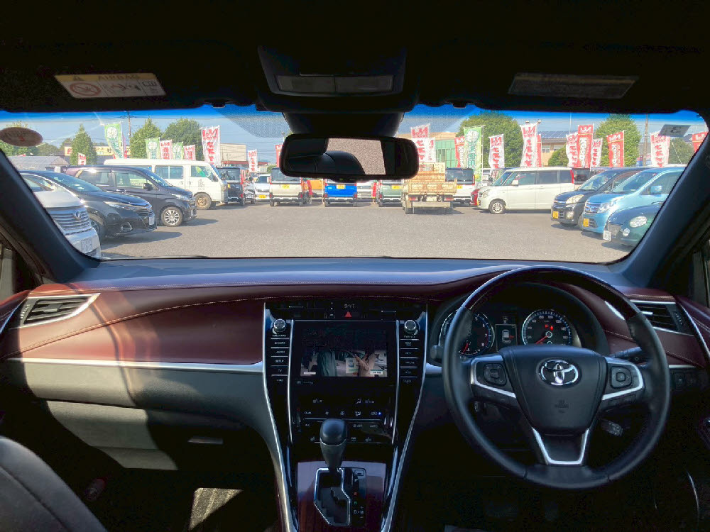 トヨタ　ハリアー　プレミアムアドバンスドパッケージ11枚目