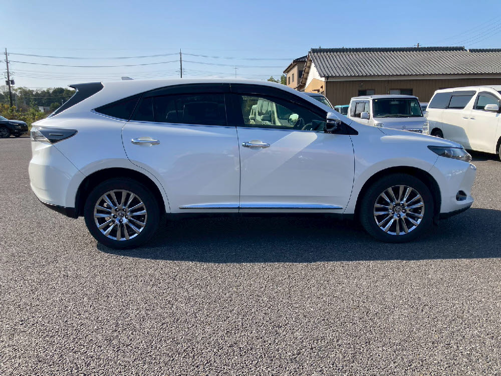 トヨタ　ハリアー　プレミアムアドバンスドパッケージ3枚目