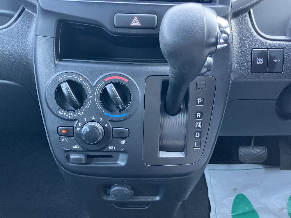 スズキ　ソリオ　G18枚目