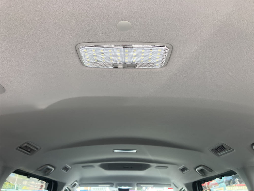 トヨタ　ヴォクシー　ZSキラメキ11枚目