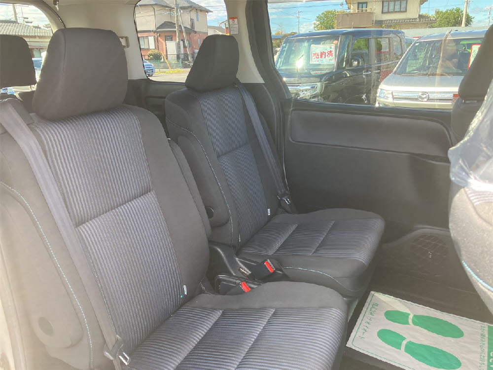 トヨタ　ヴォクシー　ZSキラメキ12枚目