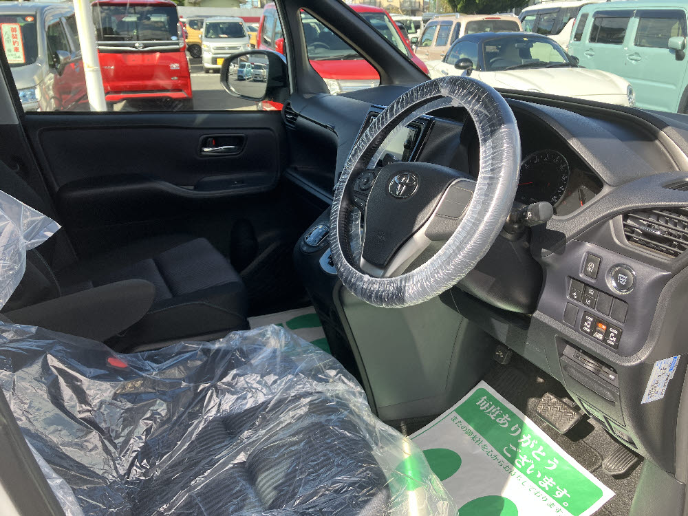 トヨタ　ヴォクシー　ZSキラメキ15枚目