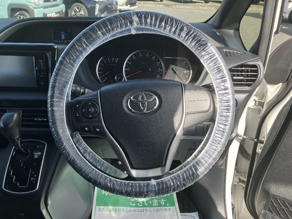 トヨタ　ヴォクシー　ZSキラメキ16枚目