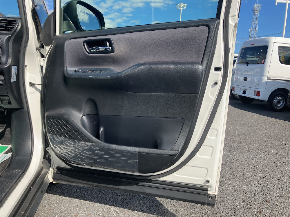 トヨタ　ヴォクシー　ZSキラメキ17枚目