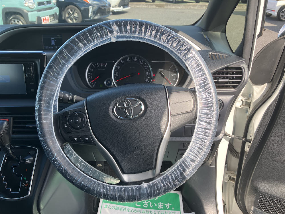 トヨタ　ヴォクシー　ZSキラメキ19枚目
