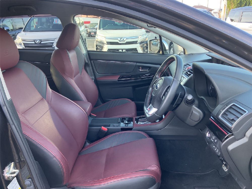 スバル　レヴォーグ　4WD 1.6STIスポーツアイサイト16枚目