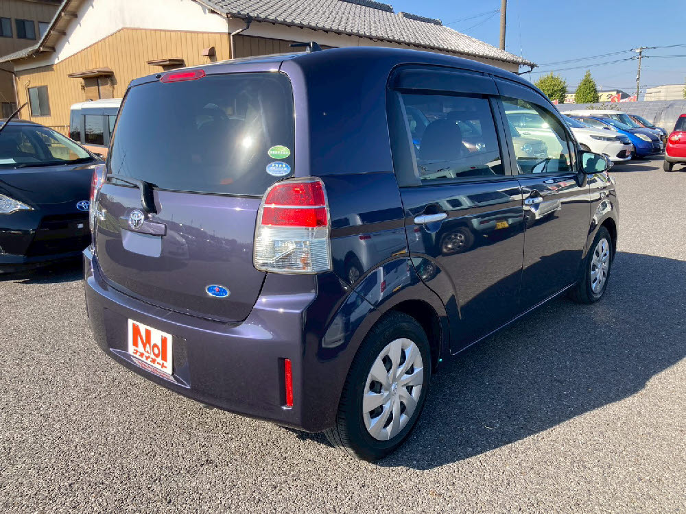 トヨタ　スペイド　F4枚目