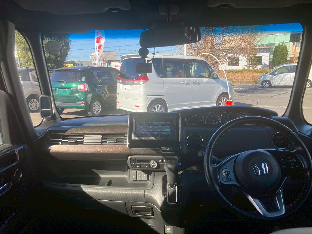 ホンダ　N BOXカスタム　G・Lターボホンダセンシング11枚目