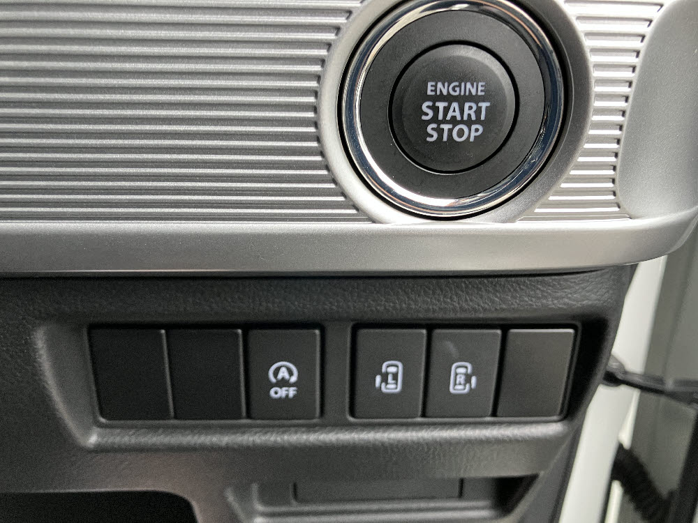 スズキ　スペーシアカスタム　ハイブリッドXS9枚目