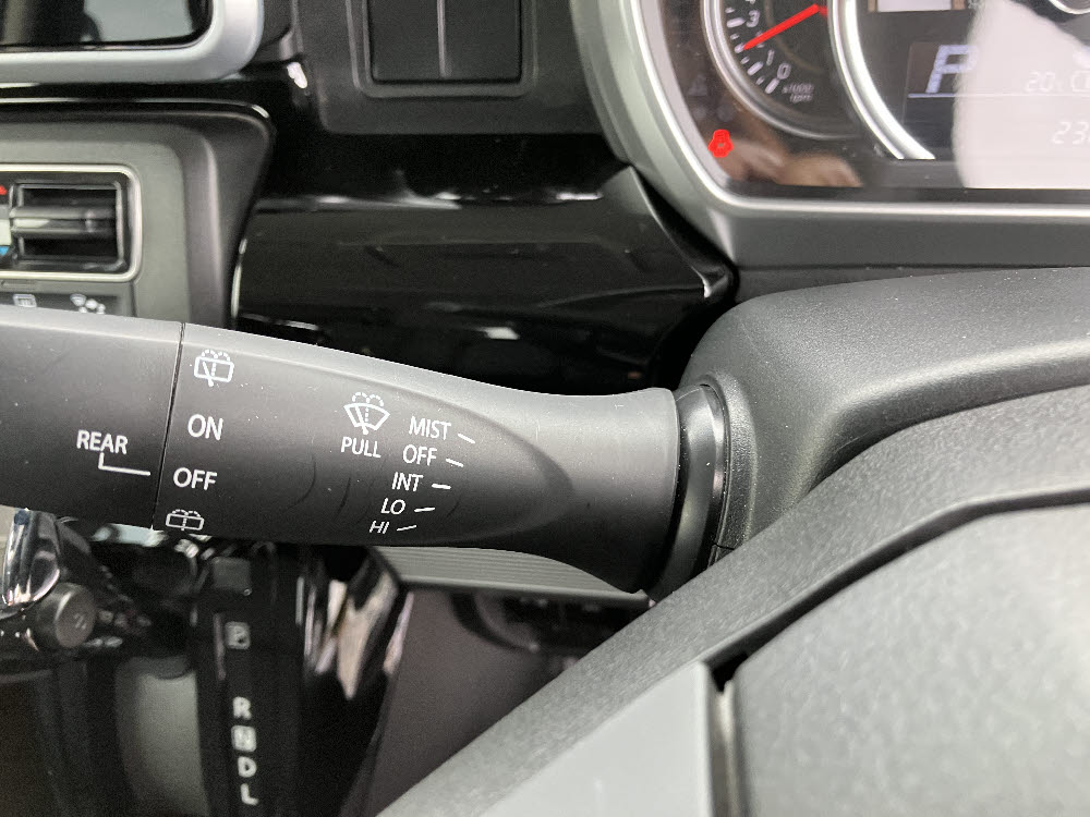 スズキ　スペーシアカスタム　ハイブリッドXS11枚目