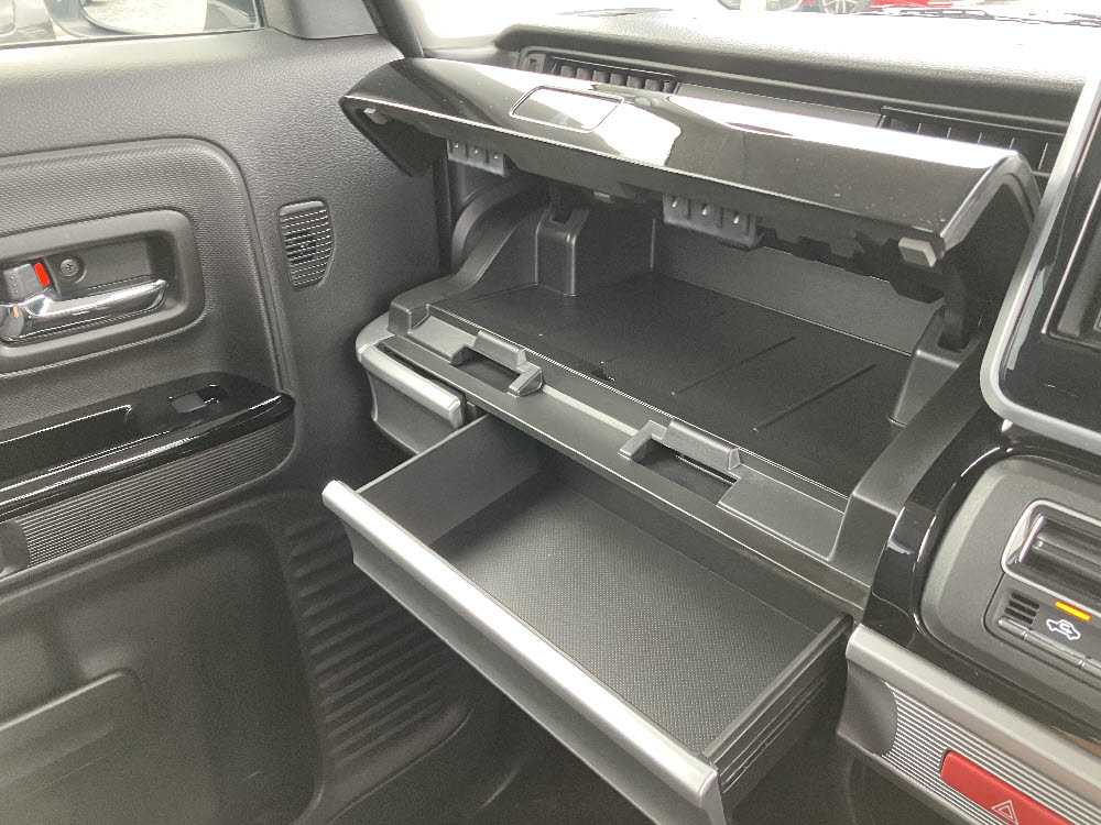 スズキ　スペーシアカスタム　ハイブリッドXS19枚目