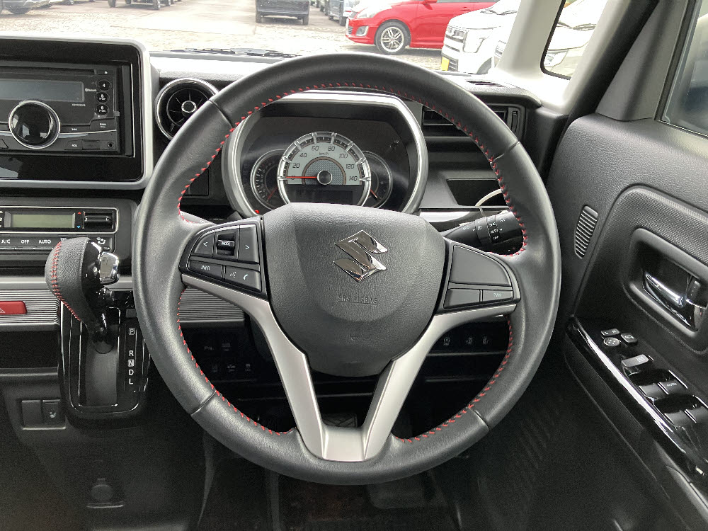 スズキ　スペーシアカスタム　ハイブリッドXS4枚目