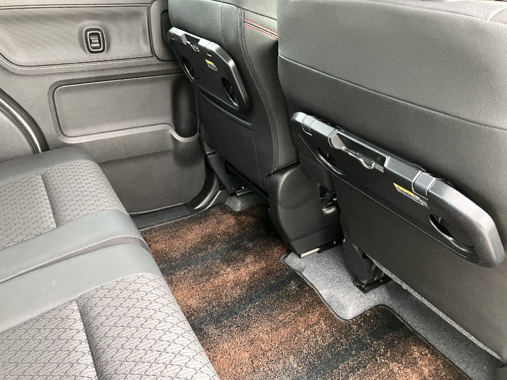 スズキ　スペーシアカスタム　ハイブリッドXS5枚目