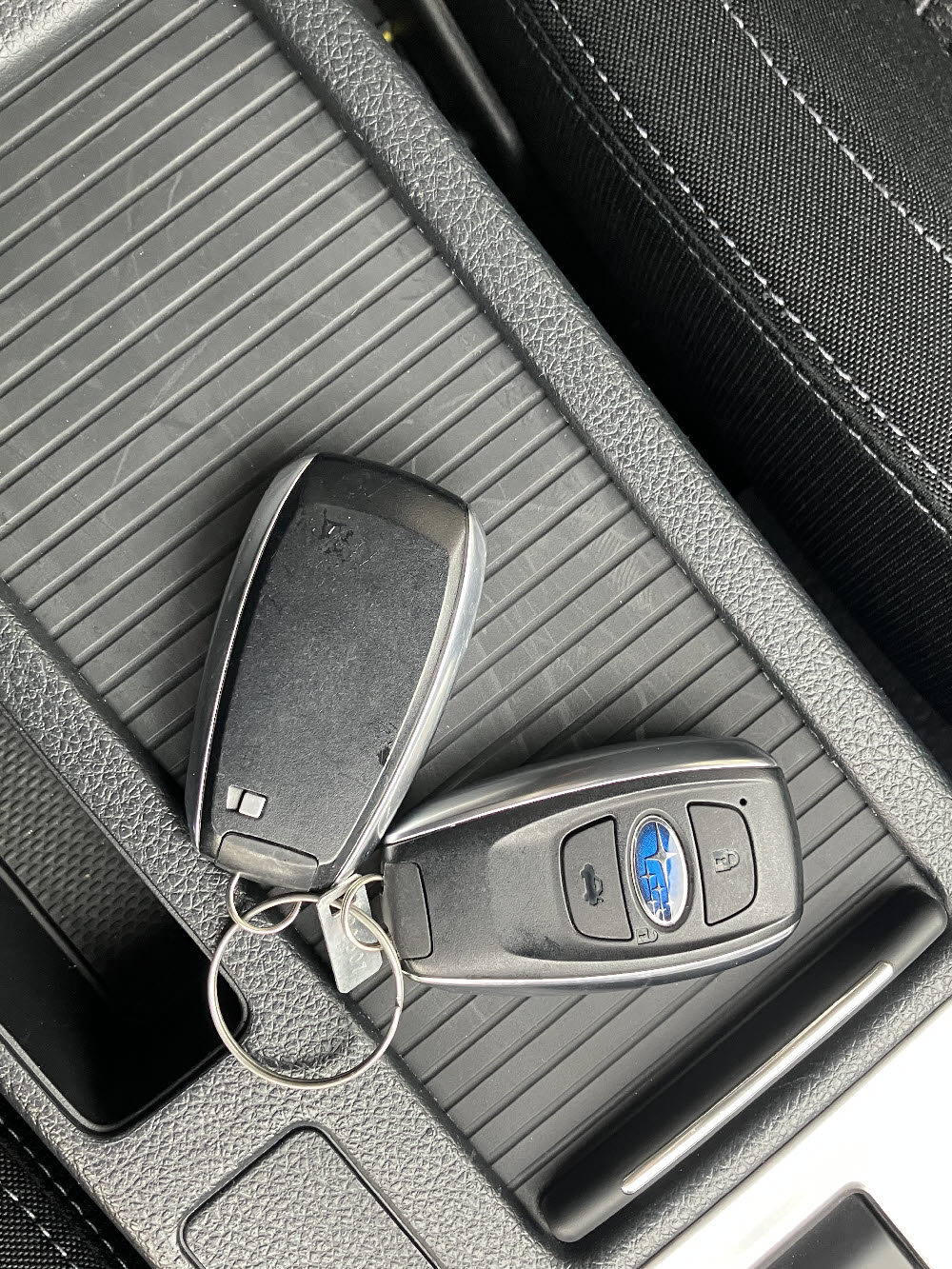 スバル　レヴォーグ　1.6GTアイサイトSスタAセーフ17枚目