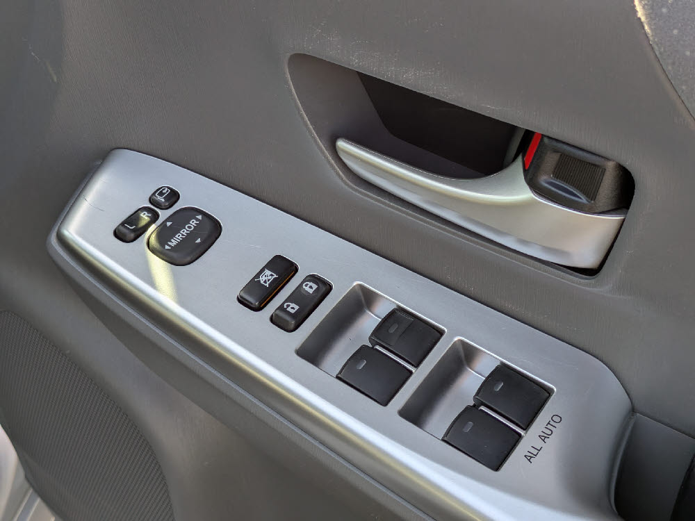 トヨタ　プリウスα　S11枚目