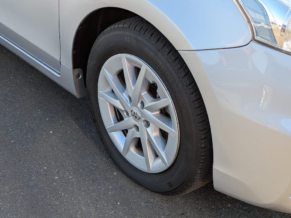 トヨタ　プリウスα　S6枚目