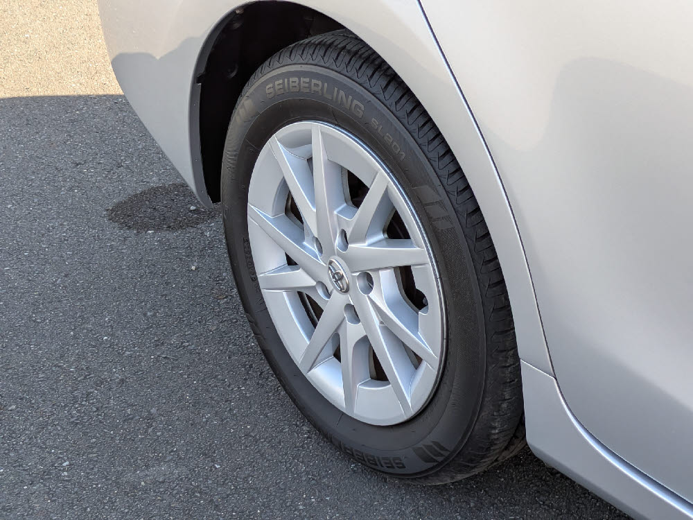 トヨタ　プリウスα　S7枚目