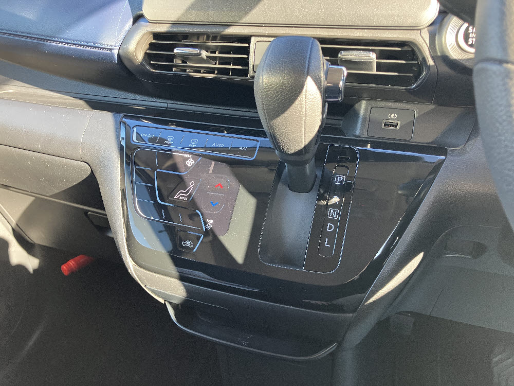 ニッサン　デイズ　ハイウェイスターX18枚目