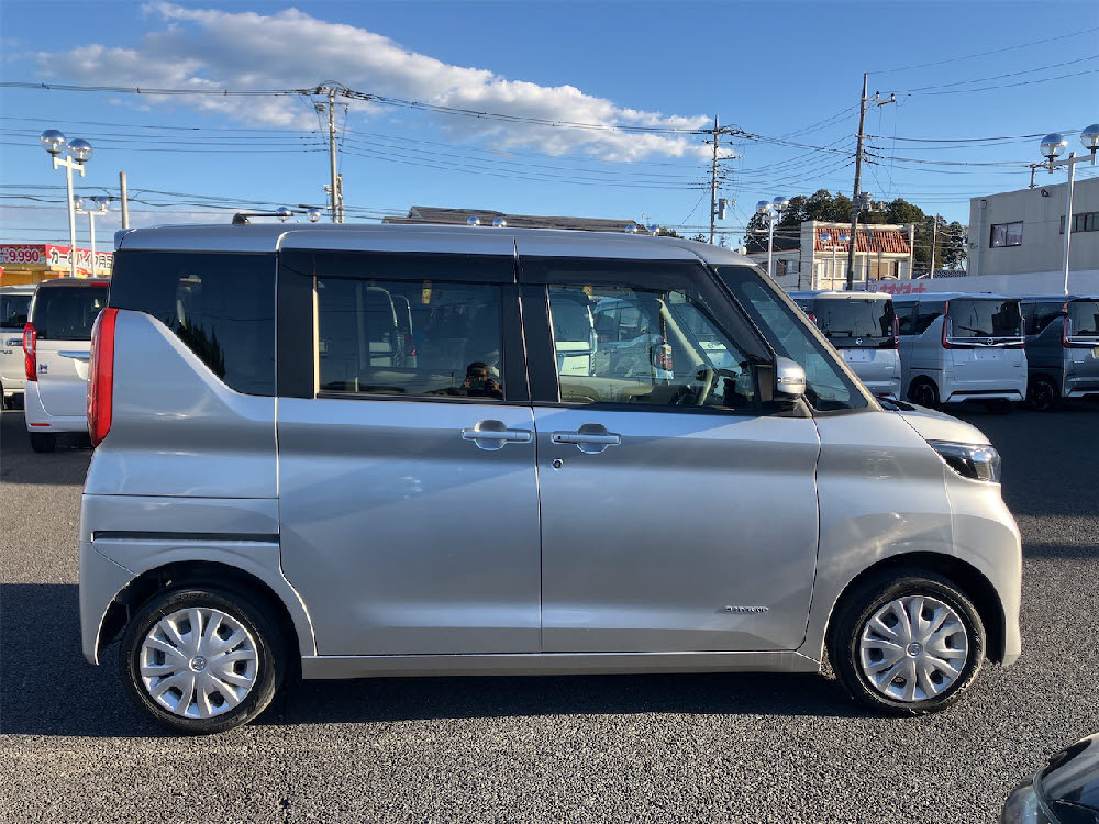 ニッサン　ルークス　X　4WD3枚目