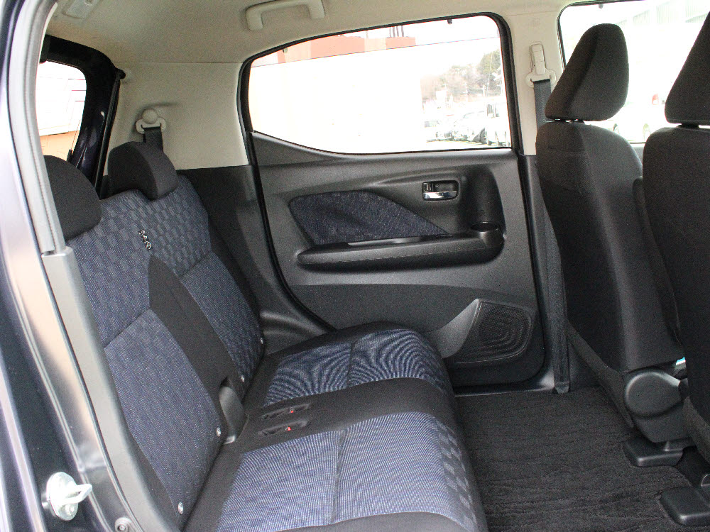 ニッサン　デイズ　ハイウェイスターX（9インチナビ）15枚目